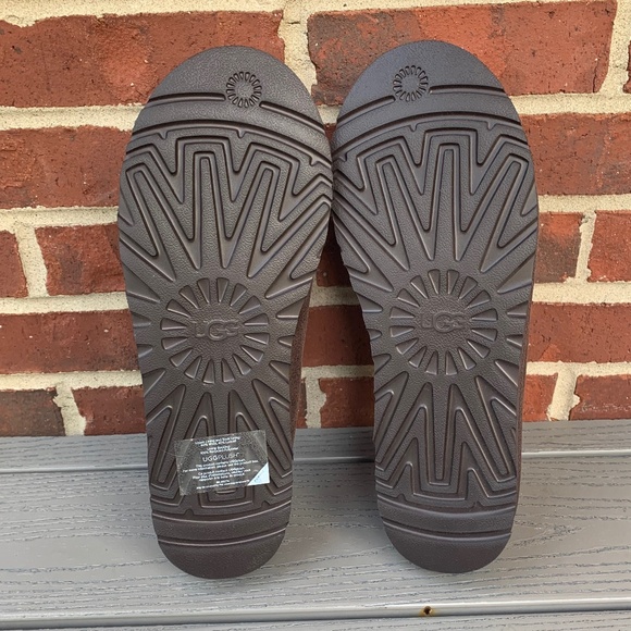 UGG Tasman Men's Leather Slipper - Picture 6 of 12